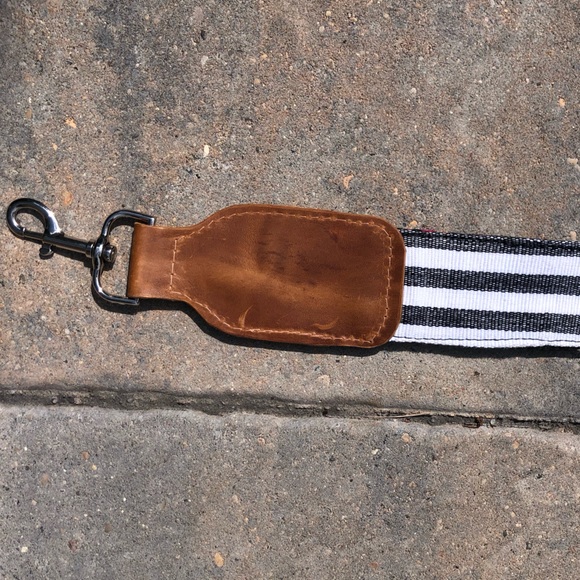 Gorgeous Crossbody Strap - Picture 10 of 14